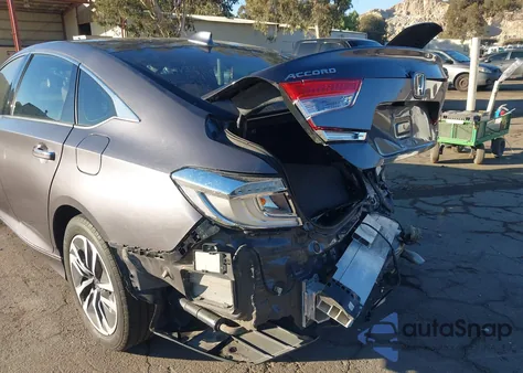 2018 Honda Accord Hybrid Touring z USA, uszkodzony, nr VIN 1HGCV3F91JA002164